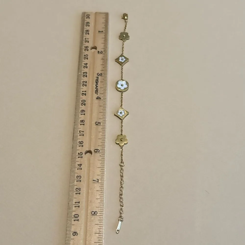 Flower  bracelet  N1154